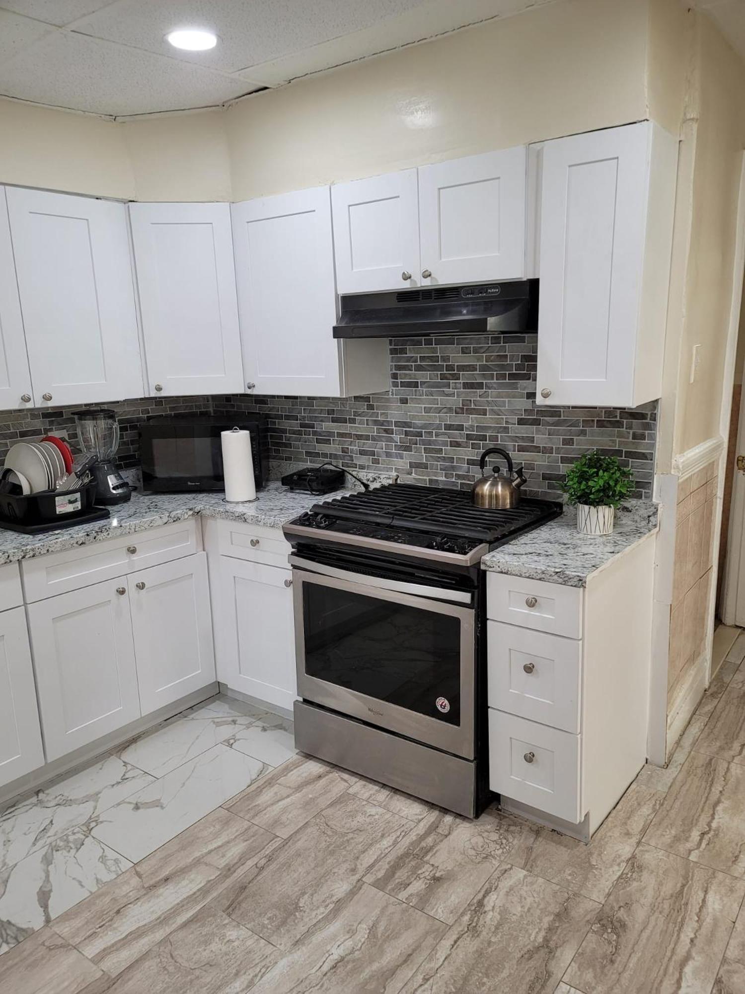 Z & Z Apartment Newark Bagian luar foto